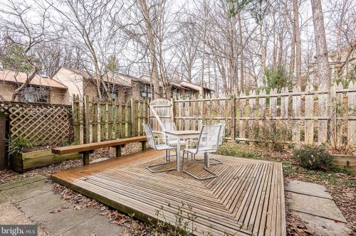 9233 Three Oaks Dr, Silver Spring MD 20901-3372 exterior