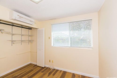 229 Anapalau St, Honolulu HI  96825-2244 exterior