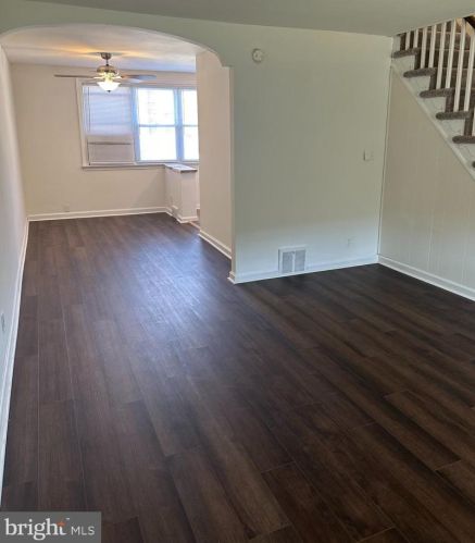 6328 Hegerman St, Philadelphia, PA 19135-3302