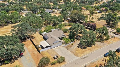 8681 Redman Rd, Valley Springs, CA 95252-9133