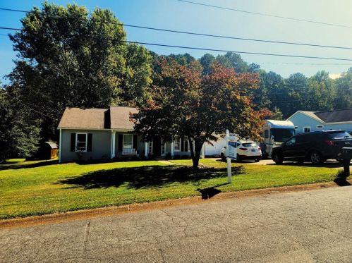 174 Riverchase Dr, Holly Springs, GA 30188-4596