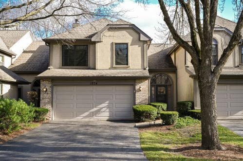 1274 Hobson Oaks Dr, Naperville, IL 60540-8134