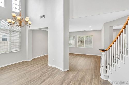 3545 Knollwood Dr, Carlsbad, CA 92010-5506