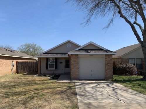 9205 Coral Ln, Fort Worth TX  76140-5653 exterior