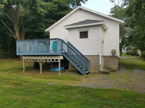 305 Tiffany Ave, Warwick, RI 02889-5820