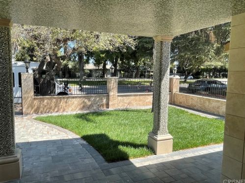 13434 Chandler Blvd, Van Nuys, CA 91401-5326