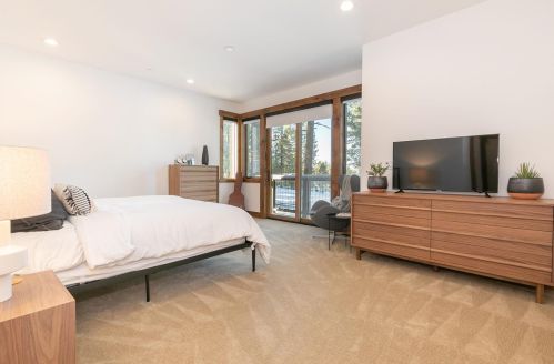9234 Heartwood Dr, Truckee CA  96161-5210 exterior