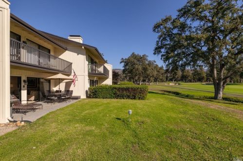 725 Cottage Dr, Fairfield, CA 94558-1247