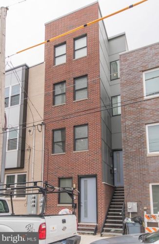 1958 8th St, Philadelphia PA  19122-2023 exterior
