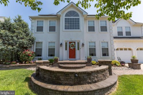 10 Heathrow Ct, Blenheim, NJ 08012-5249
