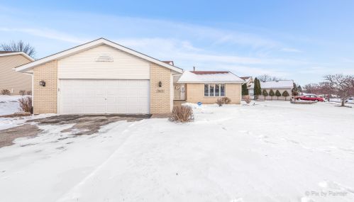 987 Stonefield Ln, Rockford, IL 61108-2592