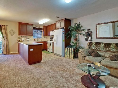 7019 Forest Hill Dr, Diamond Springs, CA 95619-9295