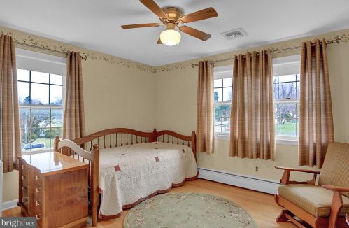 966 Mccosh St, Hanover PA 17331-1833 exterior