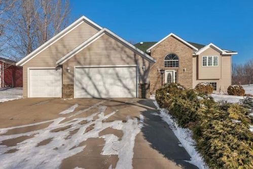 15739 Parkwood Cir, Avon, MN 56310-9679