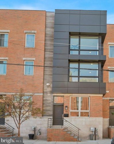 712 4th St, Philadelphia PA  19147-3102 exterior