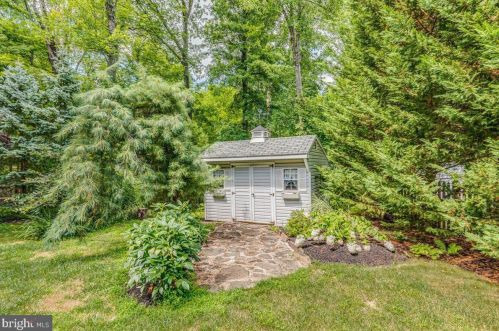 13 Colts Run Rd, Princeton NJ  08540-8593 exterior