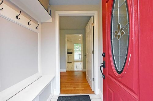 77 2nd Point Rd, Warwick, RI 02889-9117