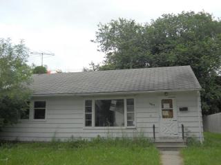 1409 12th St, Fargo ND  58103-6038 exterior