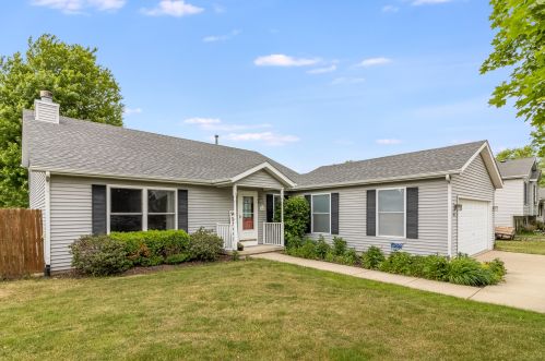 515 Sandra St, Valley View, IL 60145-8488
