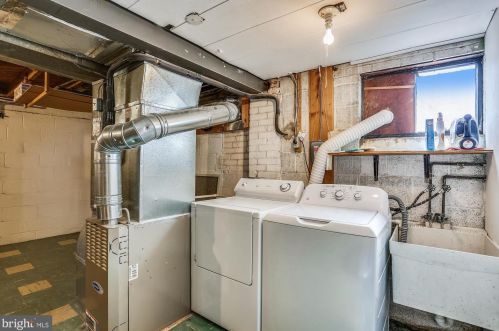 11904 Lafayette Dr, Silver Spring MD 20902-2213 exterior