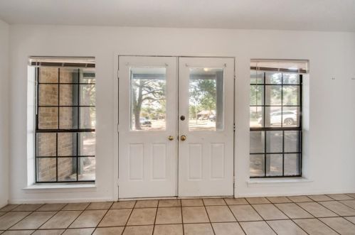 3735 Twin Oaks Ct, Lewisville, TX 75028-1299