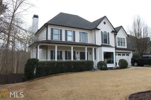 3800 Regal Oaks Dr, Suwanee, GA 30024-7073