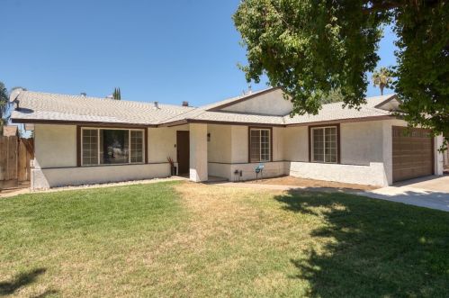 725 Foster Dr, Modesto, CA 95351-4329