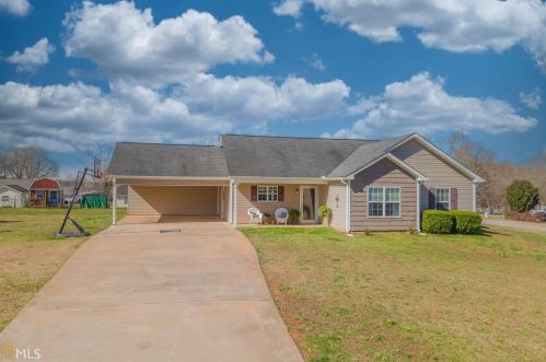 56 Summit Ln, Carnesville, GA 30521-3977