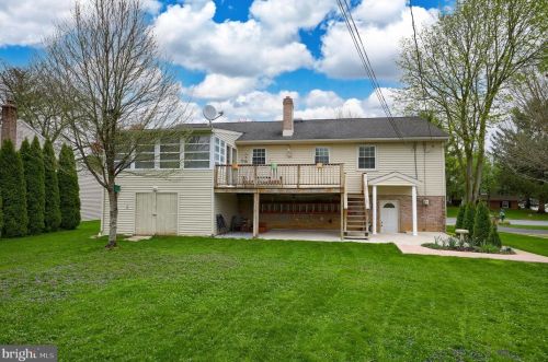 2860 Southwick Dr, Lancaster PA  17601-3549 exterior