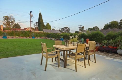 1622 Virginia Ave, Glendale CA  91202-1246 exterior