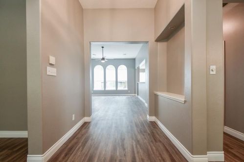 18 Knightsbridge Dr, Conroe TX  77385-3454 exterior