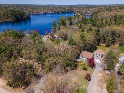 30 Hemlock Cir, Sandown, NH 03873-2409