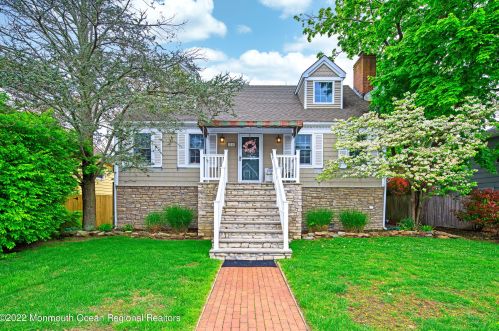 2215 Middle Ave, Point Pleasant Beach, NJ 08742-5136