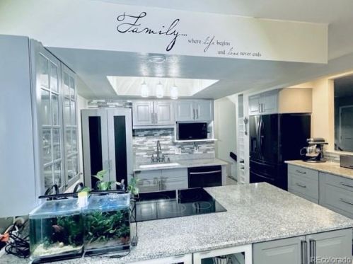 1985 Oakland Way, Aurora CO 80014-1108 exterior