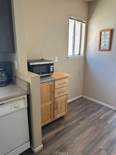 5610 Falling Leaf Ln, Riverside CA  92509-7308 exterior