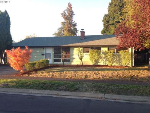 1242 Olympic St, Springfield OR  97477-3205 exterior