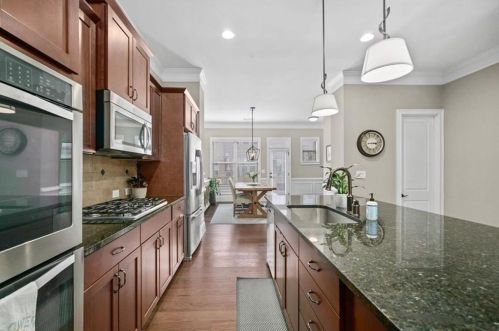 3635 Brookleigh Ln, Atlanta GA  30319-2206 exterior