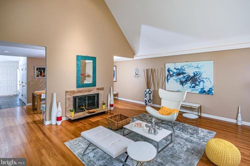 22 Constitution Hl, Princeton NJ  08540-6748 exterior