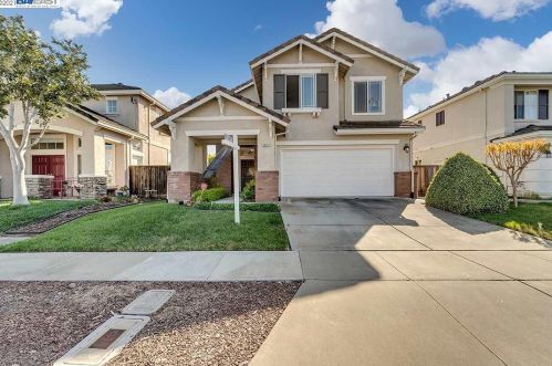 36121 Crystal Springs Dr, Newark, CA 94560-1086