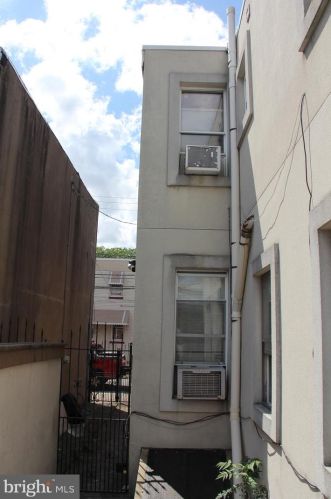 3449 10th St, Philadelphia PA 19148-0053 exterior