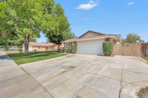 2849 La Vida Dr, Lancaster, CA 93535-5873