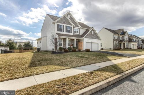 7 Waverly Ln, Carlisle, PA 17015-7119