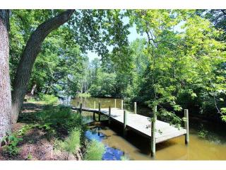 4 Ute Rd, Kilmarnock, VA 22482-3606