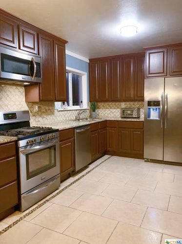502 Westwood Dr, Green Lake, TX 77979-2357