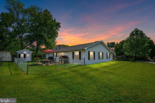 990 Sunny Ct, Gambrills, MD 21054-1429