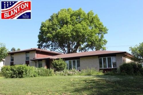 2344 Bellehaven Rd, Manhattan, KS 66502-2905