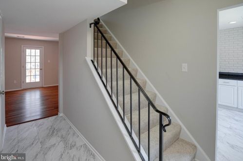 5412 Lighthouse Ln, Springfield, VA 22015-1909