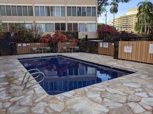 1550 Wilder Ave, Honolulu HI  96822-4678 exterior