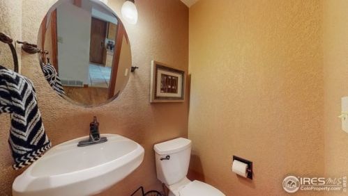 1424 Hastings Dr, Fort Collins CO  80526-2483 exterior