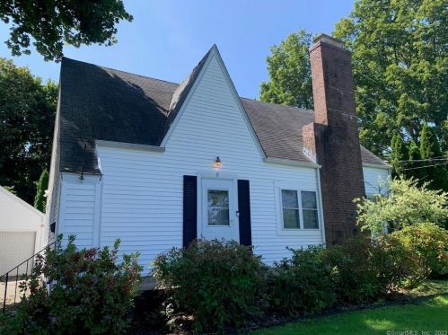 7 Baldwin Ave, Meriden, CT 06450-3407